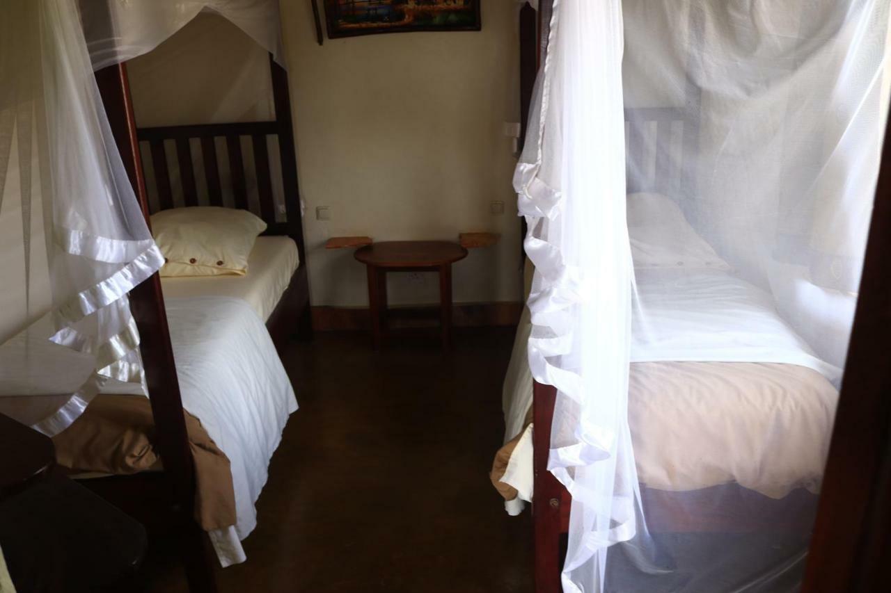 The Haven Hotel Jinja Buitenkant foto