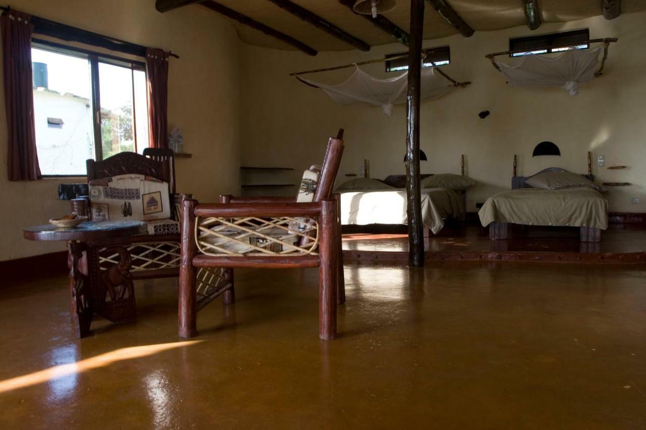 The Haven Hotel Jinja Buitenkant foto
