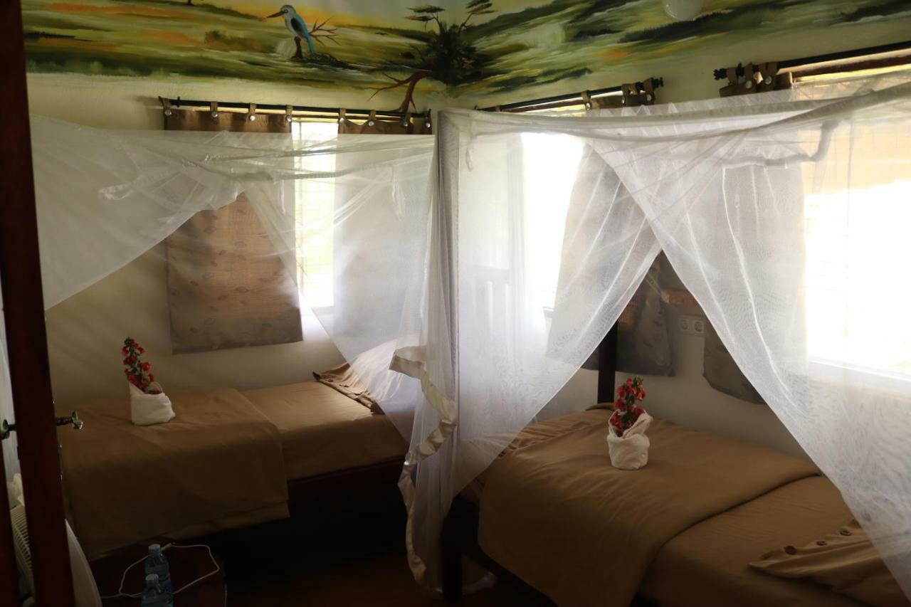 The Haven Hotel Jinja Buitenkant foto