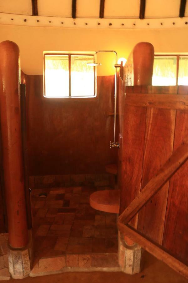 The Haven Hotel Jinja Buitenkant foto
